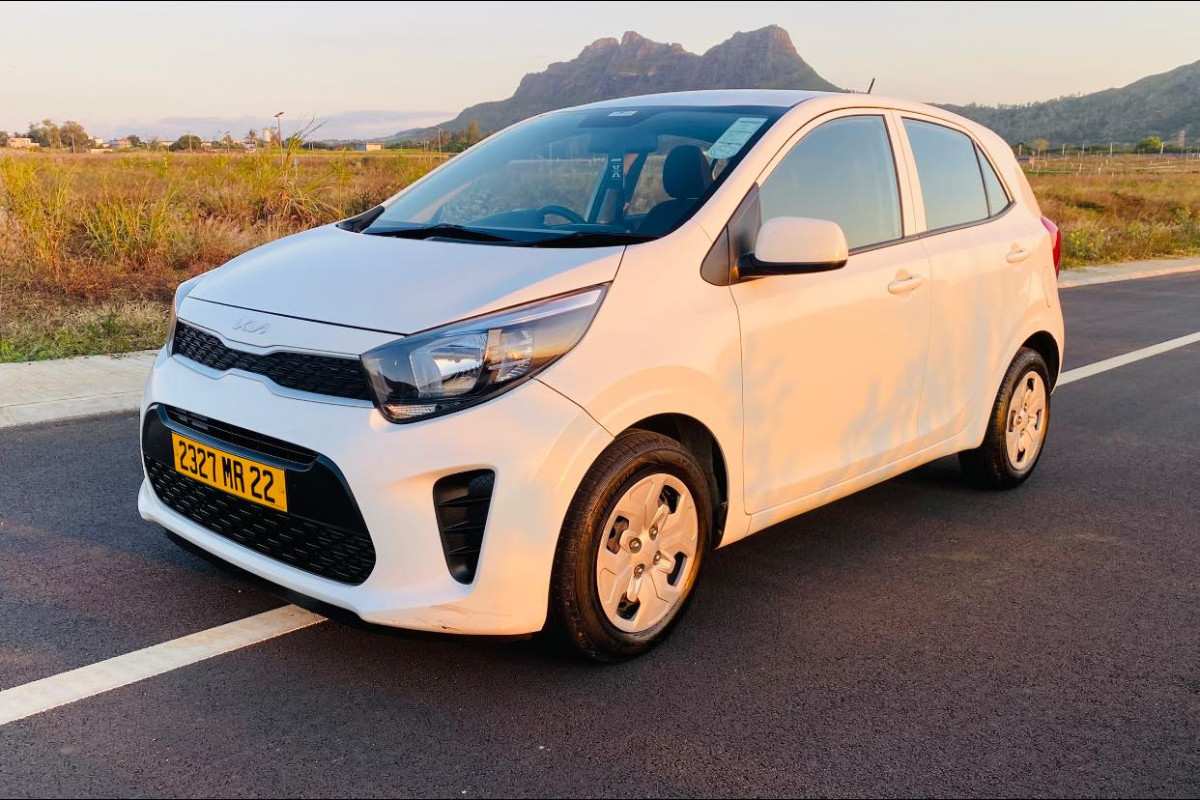 marvella-car-rental-mauritius-picanto-white-2