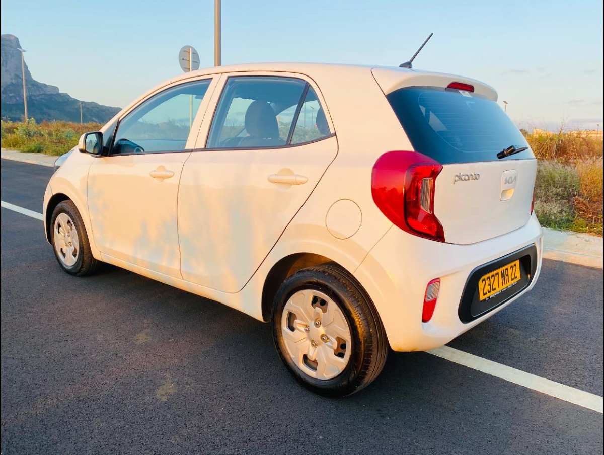 marvella-car-rental-mauritius-picanto-white-4