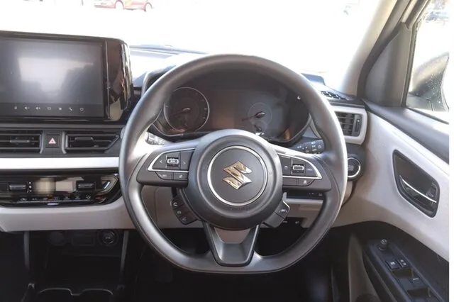 marvella-car-rental-mauritius-suzuki-swift-white-4