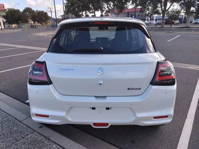 marvella-car-rental-mauritius-suzuki-swift-white-6