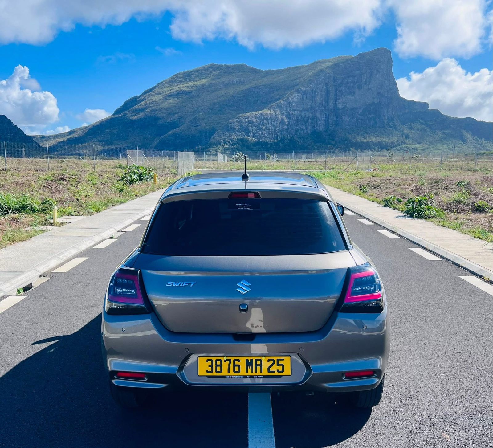 marvella-car-rental-mauritius-suzuki-swift-rental-1