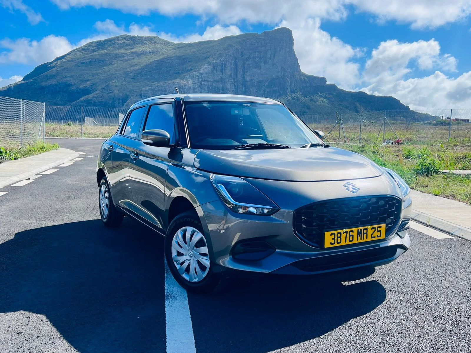 marvella-car-rental-mauritius-suzuki-swift-rental-2